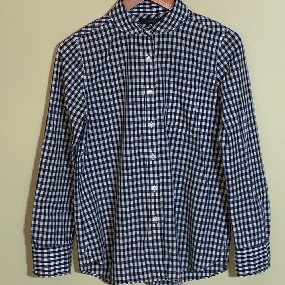 J Crew Size 2 Black & White checkered button down shirt with round neck